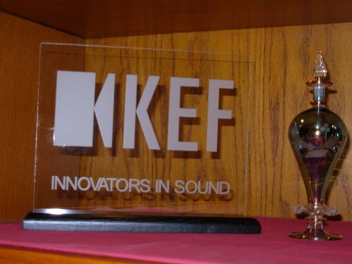 Kef altoparlante insegna - kef,